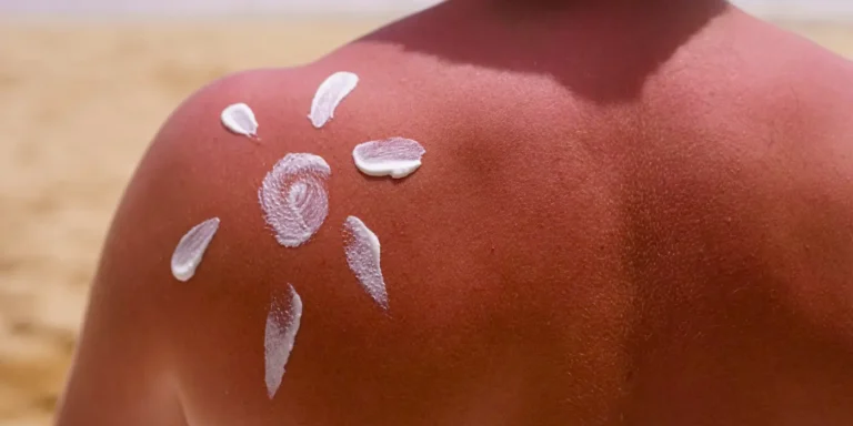 Güneş Kremi Kullanırken Yapılan 12 Kritik Hata